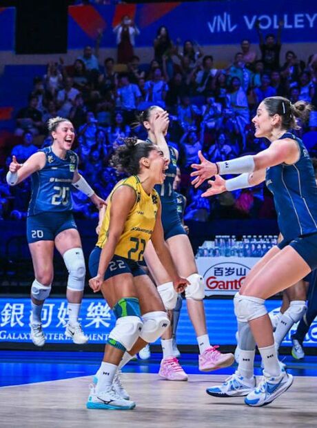 Brasil bate favorita It&aacute;lia e ter&aacute; Turquia na final da Liga das Na&ccedil;&otilde;es
