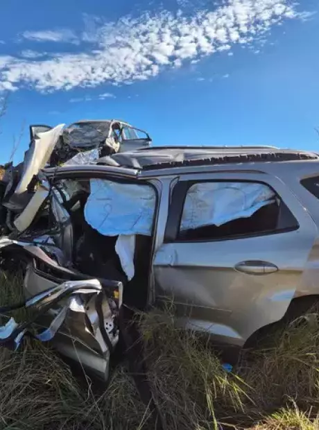 Colis&atilde;o frontal na BR-463 deixa tr&ecirc;s mortos e dois feridos em MS