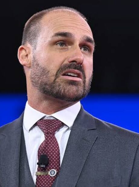 PF decide demitir Eduardo Bolsonaro por abandono de cargo