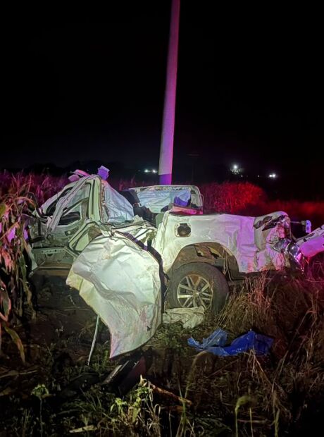 Homem morre ap&oacute;s capotar Hilux com 1,8 tonelada de drogas na MS-289