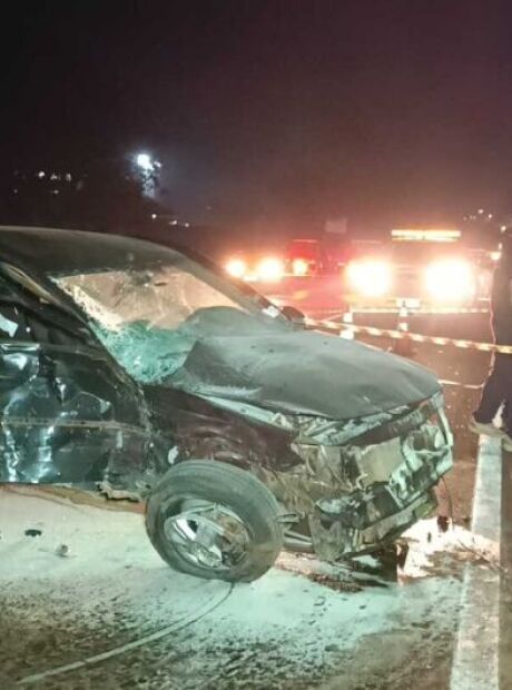 Acidente entre quatro ve&iacute;culos deixa um morto e seis feridos na BR-163