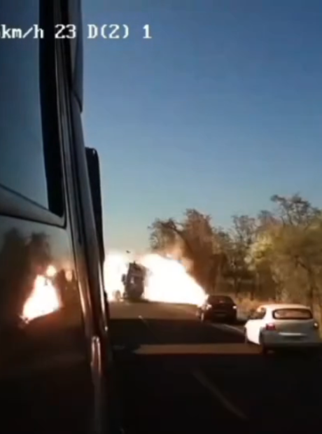 Acidente entre carretas paralisa tr&aacute;fego durante 10 horas na BR 163