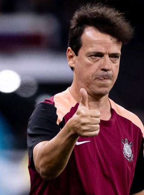 Fernando Diniz, do Corinthians, &eacute; denunciado pelo STJD e pode pegar tr&ecirc;s jogos de suspens&atilde;o