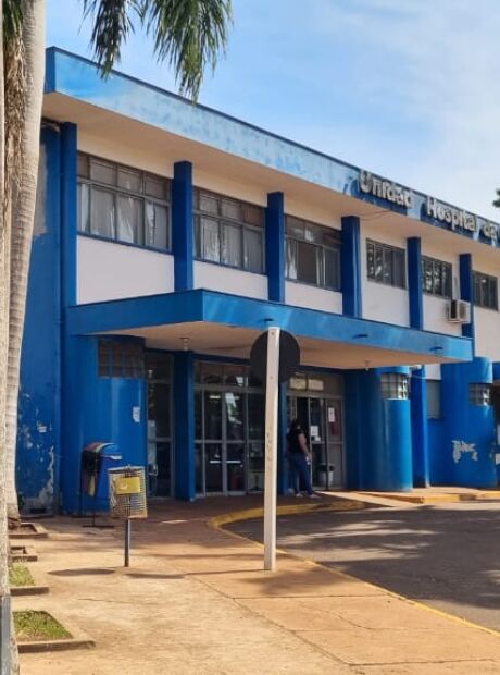 M&atilde;e de beb&ecirc; assassinado com foice &eacute; transferida para hospital de Dourados