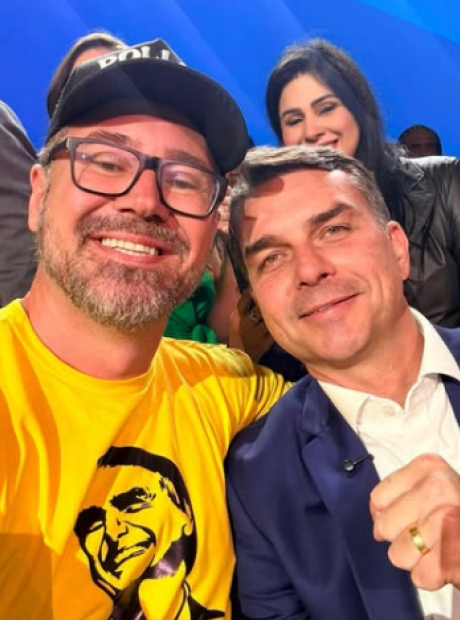 Pollon tenta 'sair por cima' ap&oacute;s ser vetado de concorrer ao Senado