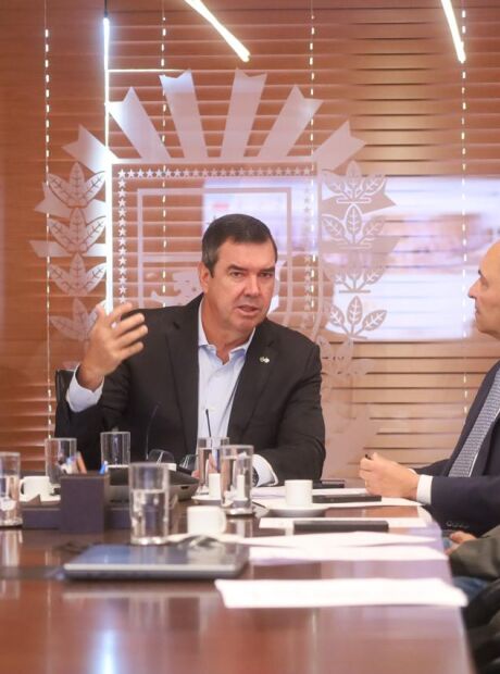 Riedel mant&eacute;m agenda de trabalho no in&iacute;cio da campanha