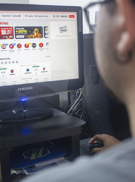 Viciada tem conta reativada 'sem explica&ccedil;&atilde;o' e perde R$ 550 mil em 4 meses