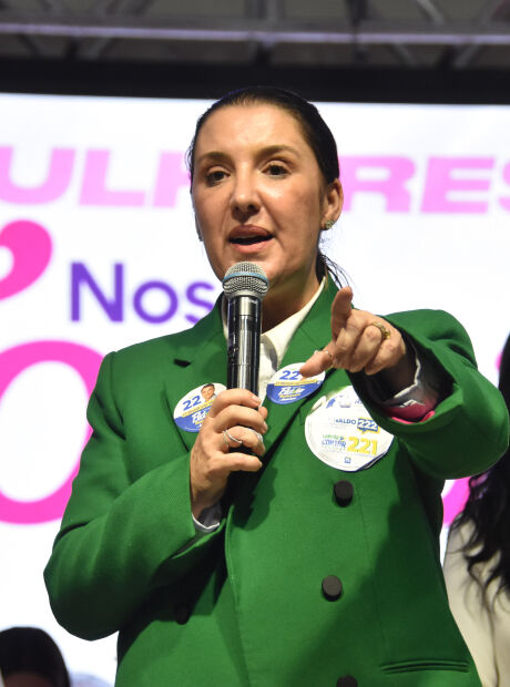 Coordenadora econ&ocirc;mica da campanha de Fl&aacute;vio promete regra de transi&ccedil;&atilde;o para Bolsa Fam&iacute;lia