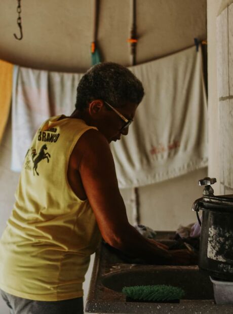 Aos 83 anos, mulher &eacute; demitida ap&oacute;s trabalhar 53 anos como dom&eacute;stica sem receber sal&aacute;rio