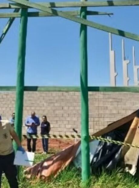 Trabalhador morre ap&oacute;s cair durante instala&ccedil;&atilde;o de outdoor em Campo Grande
