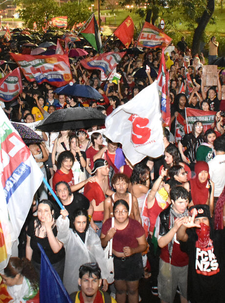 Ato pr&oacute;-Lula re&uacute;ne centenas de estudantes e trabalhadores da educa&ccedil;&atilde;o em Campo Grande