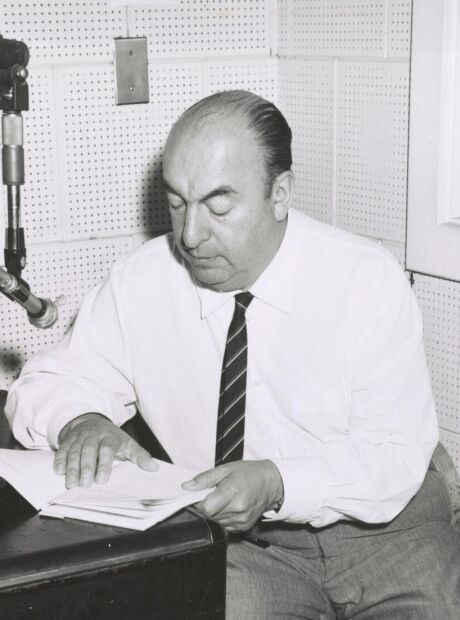 Pablo Neruda, Nobel de Literatura: "A aus&ecirc;ncia tem um peso que nem mesmo mil cartas podem aliviar"