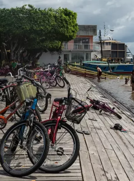 Cidade brasileira com 40 mil habitantes adota lei inusitada e at&eacute; a pol&iacute;cia anda de bicicleta