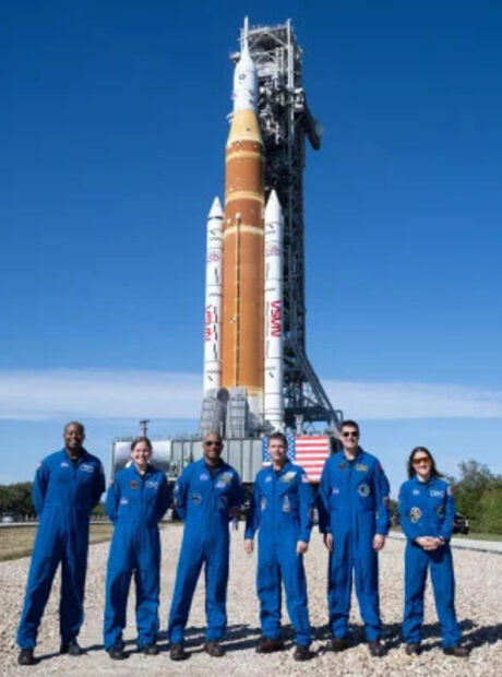 Astronautas que viajaram &agrave; Lua contam o que viram no lado oculto, e cientistas buscam respostas