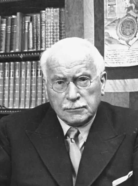 Carl Jung: "A solid&atilde;o &eacute; n&atilde;o conseguir expressar o que realmente importa para n&oacute;s"