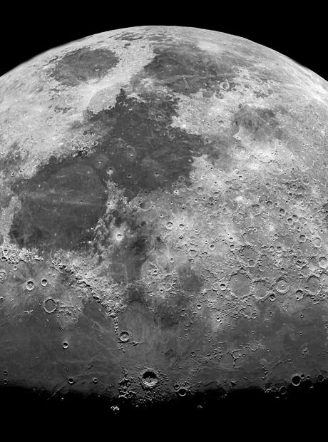 NASA observa a Lua e encontra uma nova cratera com 222 metros de di&acirc;metro