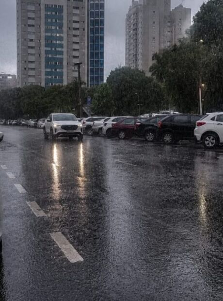 Temporal com ventos de at&eacute; 60 km/h e granizo amea&ccedil;a Campo Grande e MS
