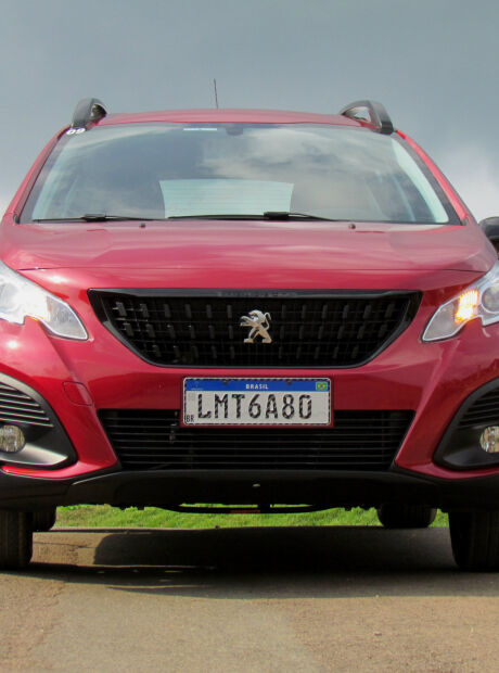 Peugeot investe em novo estilo do 2008