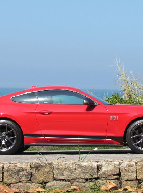 Teste do Ford Mustang Mach 1 