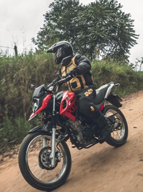 A trail urbana Yamaha Crosser 150 2023