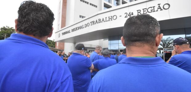 Audi&ecirc;ncia termina sem concilia&ccedil;&atilde;o e greve dos &ocirc;nibus continua em Campo Grande