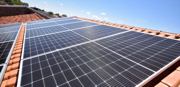 Conselho defende que gerador de energia solar pague mais caro nos hor&aacute;rios de pico