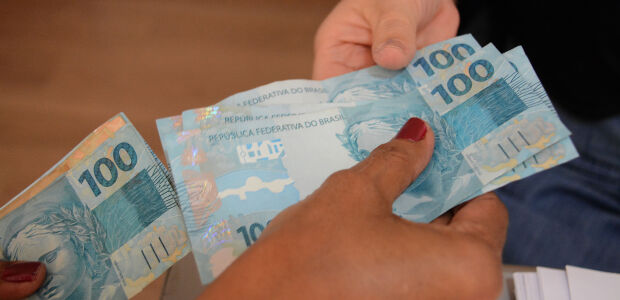 Renda mensal em MS fica acima da m&eacute;dia nacional e coloca o Estado no top 10 entre as UFs