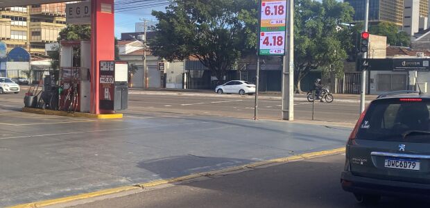 Desde o come&ccedil;o da guerra, gasolina j&aacute; subiu 30 centavos em Campo Grande