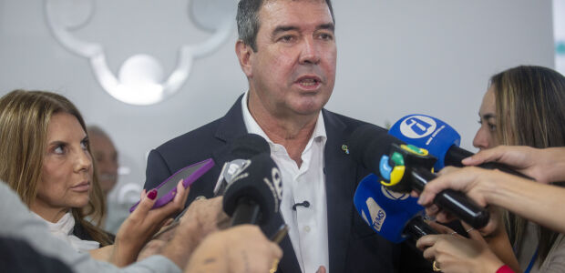 Pesquisa mostra estabilidade de Riedel e avan&ccedil;o dos advers&aacute;rios