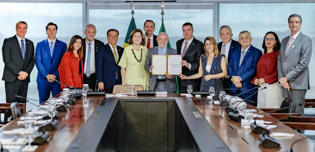 Para frear rejei&ccedil;&atilde;o, Lula avaliza empr&eacute;stimo de R$ 1,2 bilh&atilde;o a MS 