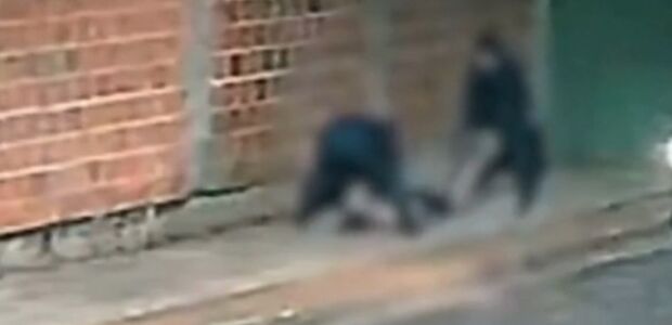 PMs que atiraram pelas costas s&atilde;o presos ap&oacute;s afastamento