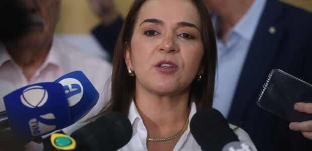 Adriane admite possibilidade de reajuste para servidores ainda este ano