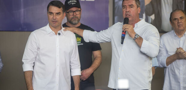 Riedel diz que cabe a Fl&aacute;vio Bolsonaro esclarecer rela&ccedil;&atilde;o com Daniel Vorcaro