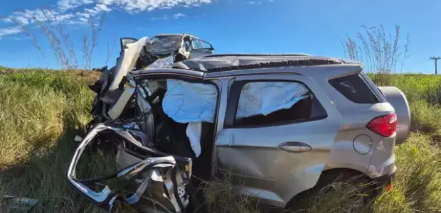 Colis&atilde;o frontal na BR-463 deixa tr&ecirc;s mortos e dois feridos em MS