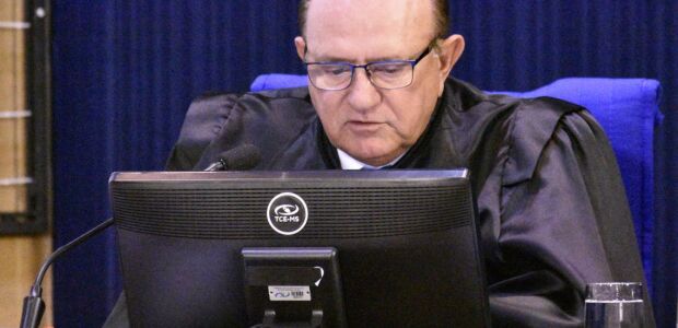 Ju&iacute;zes e promotores obt&ecirc;m ajuda do TCE para recuperarem supersal&aacute;rios