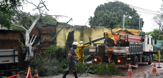 Uma semana ap&oacute;s temporal que causou estragos, Campo Grande tem novo alerta para tempestades