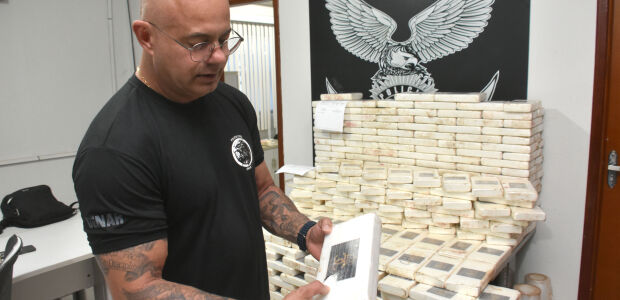 Patrim&ocirc;nio de delegado que traficava coca&iacute;na salta de R$ 100 mil para milh&otilde;es em 2 anos