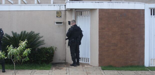Opera&ccedil;&atilde;o mira delegado e policiais por suposto desvio de droga em MS