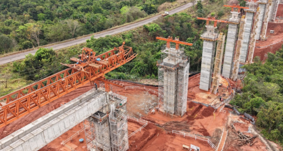 Arauco exige isen&ccedil;&atilde;o fiscal e "amea&ccedil;a" parar obra bilion&aacute;ria