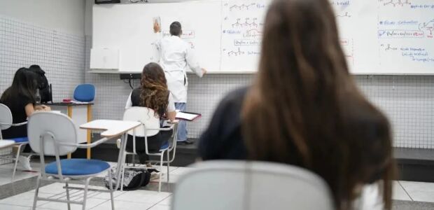 Fim da escala 6x1 vai aumentar a mensalidade escolar em MS? Veja o que dizem as escolas