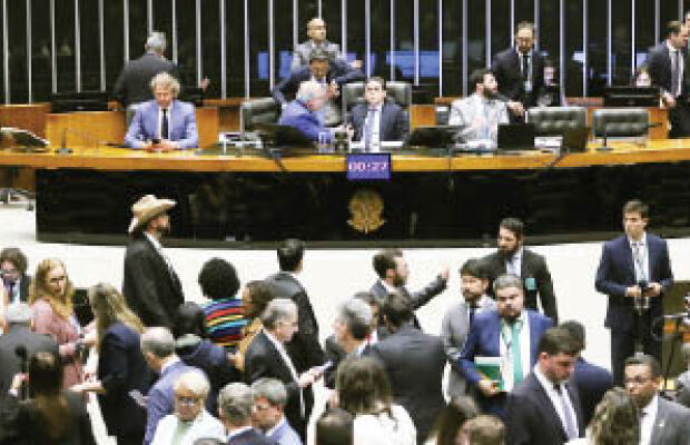 Juristas dizem que redução de penas a golpistas pode provocar efeito dominó