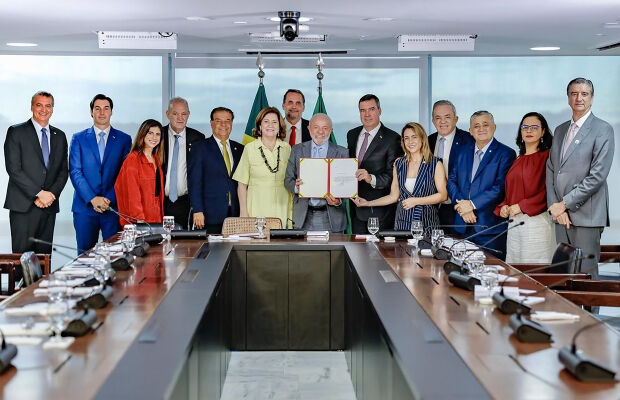 Para frear rejei&ccedil;&atilde;o, Lula avaliza empr&eacute;stimo de R$ 1,2 bilh&atilde;o a MS 