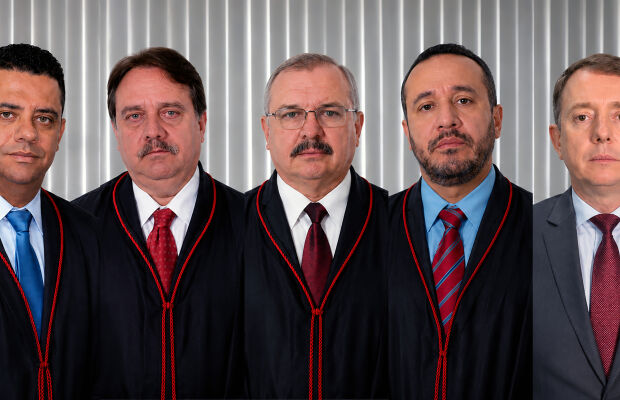 Magistrados investigados por corrup&ccedil;&atilde;o seguem afastados 
