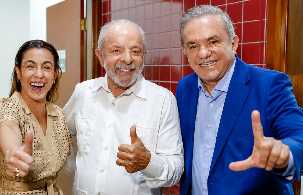 Vander anuncia desist&ecirc;ncia de Soraya e que ela ser&aacute; sua 1&ordf; suplente ao Senado