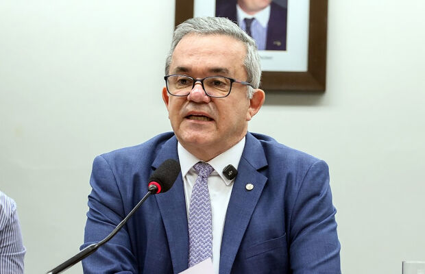 Vander sustenta ser o maior beneficiado com desist&ecirc;ncia de Nelsinho &agrave; reelei&ccedil;&atilde;o