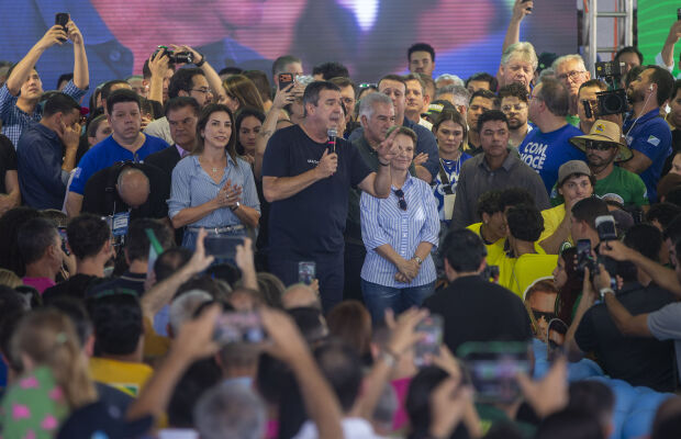 Sem rea&ccedil;&atilde;o da oposi&ccedil;&atilde;o, Riedel avan&ccedil;a para vencer elei&ccedil;&atilde;o no primeiro turno