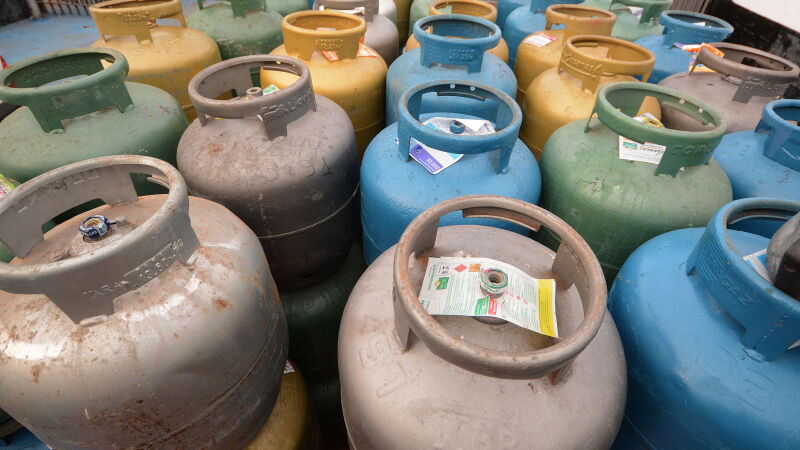 Segundo o Ministério do Desenvolvimento, Assistência Social , Família e Combate à Fome (MDS), o Gás do Povo deve estar em pleno funcionamento em março, quando 15 milhões de famílias serão beneficiadas.