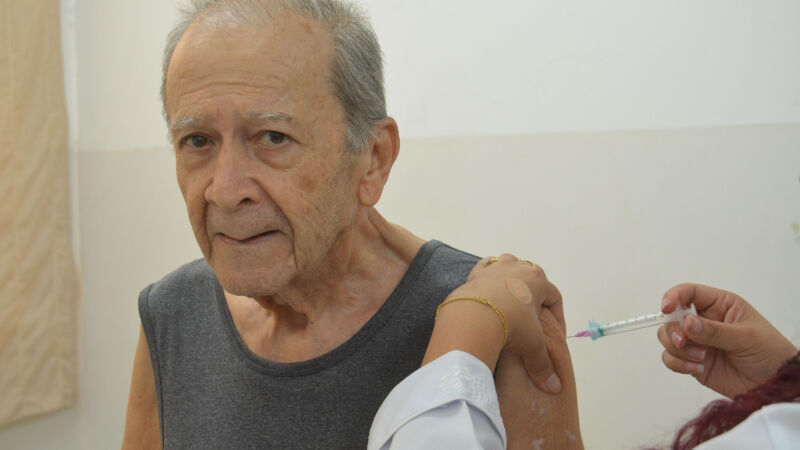 Voluntários idosos de MS podem participar de testes para a nova vacina da gripe