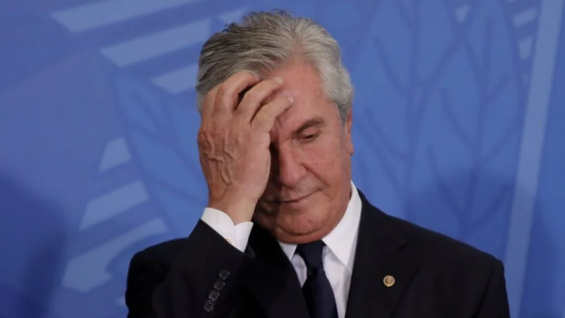 Ex-presidente Fernando Collor de Melo cumpre prisão domiciliar