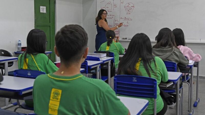 Ao todo oito empresas foram contratadas para aplicarem cursos profissionalizantes em escolas estaduais